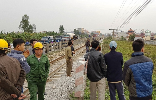 Băng qua đường ngang dân sinh, 2 người bị tàu đâm tử vong - 1 Hiện trường vụ tai nạn làm 2 người từ vong do va chạm với tàu hỏa