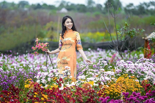 Ước mơ trở thành người mẫu, diễn viên của cô lớp trưởng xinh đẹp - 11 Ước mơ trở thành người mẫu, diễn viên của cô lớp trưởng xinh đẹp - 11