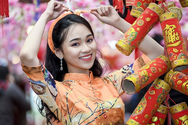 Ước mơ trở thành người mẫu, diễn viên của cô lớp trưởng xinh đẹp - 6 Tết này, Ngọc Anh sẽ ở bên gia đình với mong muốn tận hưởng sự ấm áp của tình thân sau một năm học tập và làm việc bận rộn.