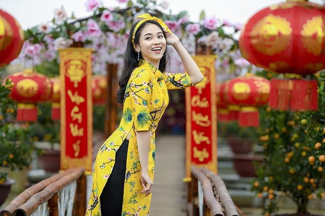 Ước mơ trở thành người mẫu, diễn viên của cô lớp trưởng xinh đẹp - 2 Học kỳ vừa qua, Ngọc Anh đạt danh hiệu học sinh giỏi. Không chỉ học kỳ này, thành tích học tập của Ngọc Anh luôn nằm trong top nổi bật ở lớp. Đó cũng là lí do cô được bầu làm lớp trưởng.
