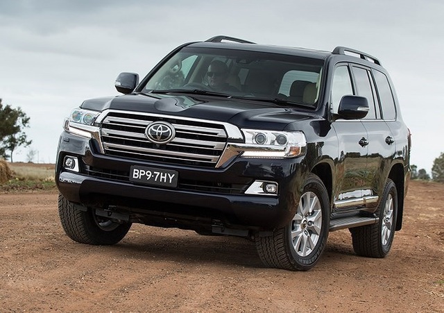 10 mẫu xe “ế” nhất thị trường Việt Nam tháng 12/2017 - 6
6. Toyota Land Cruiser: Mẫu xe của Toyota đứng thứ 6 trong danh sách chỉ bán được 9 chiếc trong tháng cuối năm 2017.