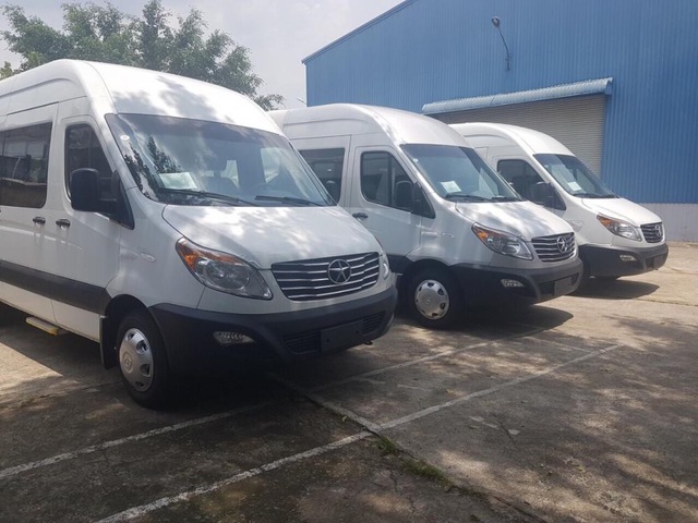 40 ô tô Trung Quốc nhập sai cửa khẩu, hải quan "đá" sang Bộ Công Thương - 1 Xe khách dưới 16 chỗ ngồi xuất xứ Trung Quốc nhập khẩu vào Việt Nam (ảnh minh hoạ)