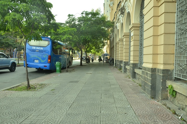 Điểm lại 24 bãi xe chiếm vỉa hè từng bị ông Đoàn Ngọc Hải “xoá sổ” - 9 Vỉa hè đường Hàm Nghi và góc đường Tôn Đức Thắng vách số 2 Hàm Nghi (phường Bến Nghé, quận 1) sau khi bãi xe ở đây bị dẹp bỏ