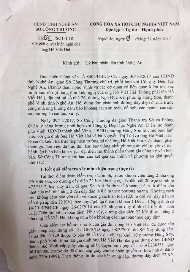 Người dân phát hoảng vì đường điện cao áp cách mái nhà... 0,8m! - 8 Người dân phát hoảng vì đường điện cao áp cách mái nhà... 0,8m! - 8