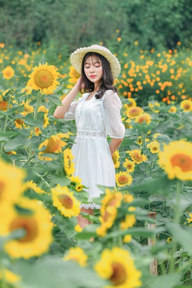 Á khôi Tài sắc Việt Nam 2018: “Dùng mạng xã hội hữu ích chứ đừng nghiện” - 1 Á khôi Tài sắc Việt Nam 2018: “Dùng mạng xã hội hữu ích chứ đừng nghiện” - 1