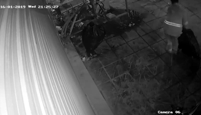Hà Nội: Lạ lùng chuyện rác bị... trả lại vì không chịu đóng “tiền lười”! - 1 Hà Nội: Lạ lùng chuyện rác bị... trả lại vì không chịu đóng “tiền lười”! - 1