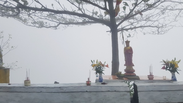 Duong deo Hai Van chim trong suong mu 15.jpg Duong deo Hai Van chim trong suong mu 15.jpg