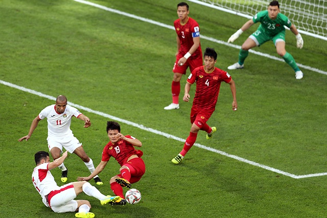 Vì sao HLV Park Hang Seo không chọn Quang Hải đá penalty trước Jordan?