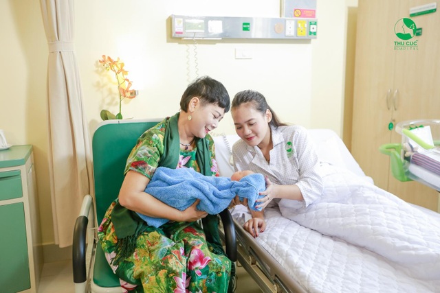 NSUT Minh Hằng mách địa chị “đi đẻ” sang chảnh, hiện đại - 3 NSUT Minh Hằng mách địa chị “đi đẻ” sang chảnh, hiện đại - 3