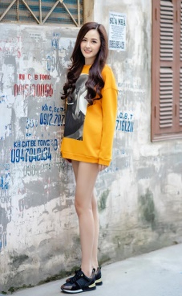 Ninh Dương Lan Ngọc khoe ngực đầy; Mai Phương Thuý trẻ trung với mốt giấu quần - 8 Ninh Dương Lan Ngọc khoe ngực đầy; Mai Phương Thuý trẻ trung với mốt giấu quần - 8
