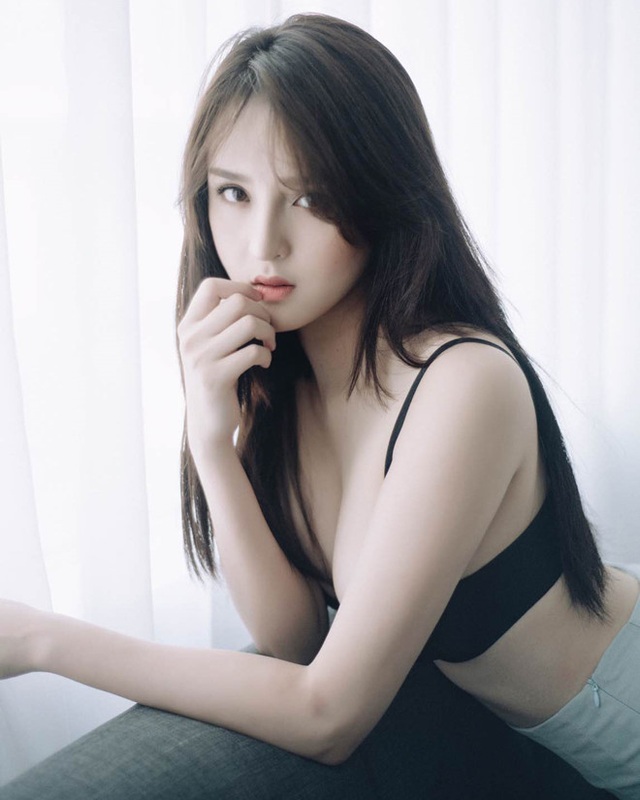 hoang anh sexy .jpg hoang anh sexy .jpg