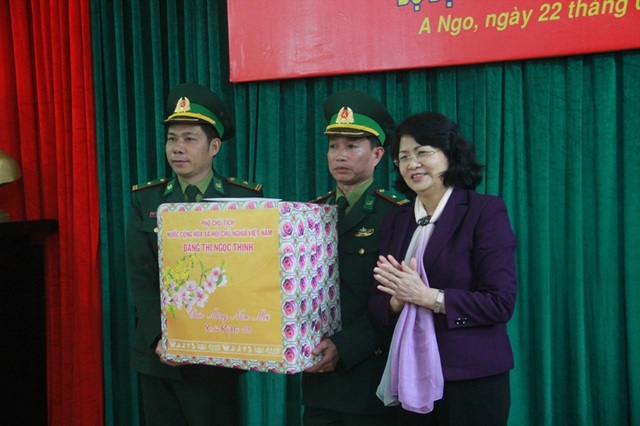 Phó Chủ tịch nước trao quà Tết cho người dân vùng biên giới Quảng Trị - Ảnh minh hoạ 4