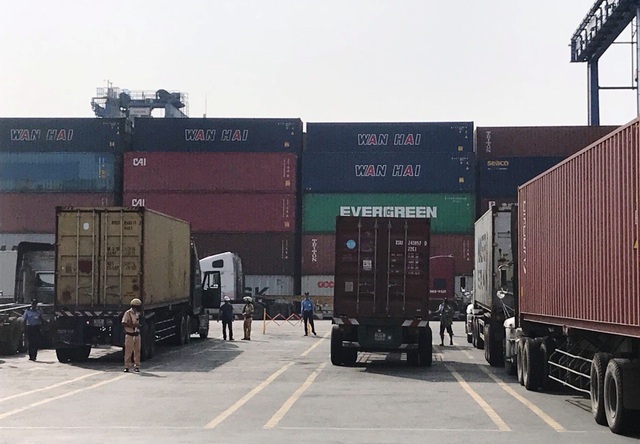 Phát hiện 3 tài xế container cảng phía Đông Sài Gòn sử dụng ma túy - 1 Phát hiện 3 tài xế container cảng phía Đông Sài Gòn sử dụng ma túy - 1