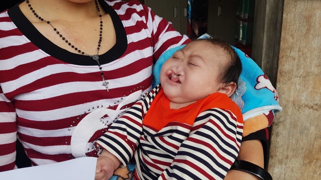 Bạn đọc giúp đỡ gia đình bị trời đày hơn 125 triệu đồng - 3 Bạn đọc giúp đỡ gia đình bị trời đày hơn 125 triệu đồng - 3
