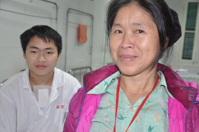 Nụ cười của chàng trai trẻ dân tộc Dao được cứu sống nhờ tấm lòng bạn đọc báo Dân trí - 6 Nụ cười của chàng trai trẻ dân tộc Dao được cứu sống nhờ tấm lòng bạn đọc báo Dân trí - 6