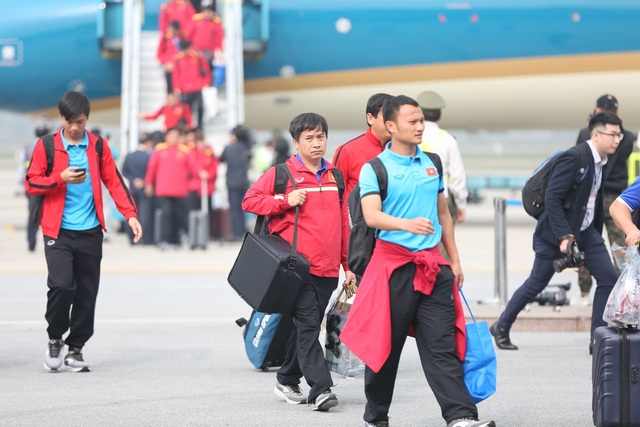 Đội tuyển Việt Nam được vinh danh ở sân bay Nội Bài - 5 Đội tuyển Việt Nam được vinh danh ở sân bay Nội Bài - 5