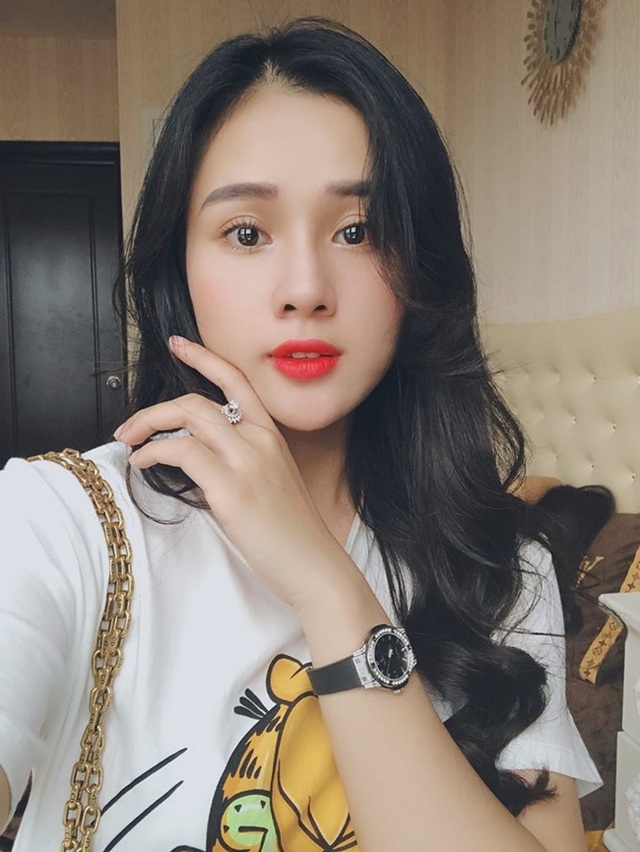 Cuộc sống sang chảnh, toàn hàng hiệu của 3 bóng hồng phía sau Duy Mạnh, Văn Thanh, Trọng Đại - 20..jpg Cuộc sống sang chảnh, toàn hàng hiệu của 3 bóng hồng phía sau Duy Mạnh, Văn Thanh, Trọng Đại - 20..jpg