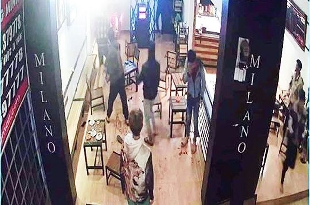 Chém người kinh hoàng trong quán cà phê, 6 người bị thương - 1 Chém người kinh hoàng trong quán cà phê, 6 người bị thương - 1