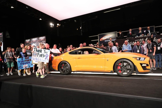 8fbb5a79-2020-ford-mustang-shelby-gt500-auction-1.jpg