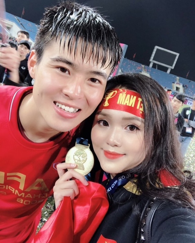 Bạn gái tuyển thủ Việt Nam - Người hạnh phúc bên bạn trai, người khoe quà được tặng hậu Asian Cup - 5 Bạn gái tuyển thủ Việt Nam - Người hạnh phúc bên bạn trai, người khoe quà được tặng hậu Asian Cup - 5