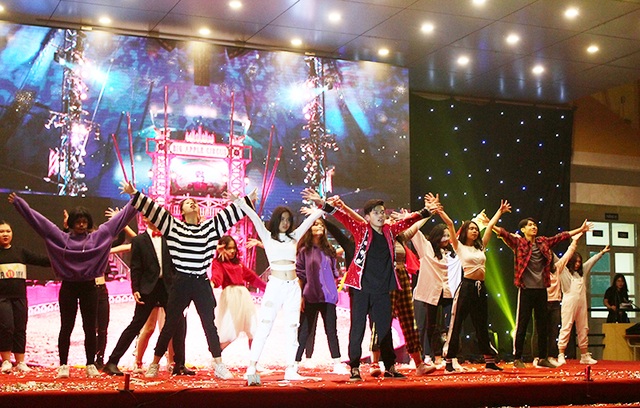 Teen trường Yên Hoà háo hức chào Xuân 2019 với những bản nhạc tuổi thanh xuân - 1 Teen trường Yên Hoà háo hức chào Xuân 2019 với những bản nhạc tuổi thanh xuân - 1