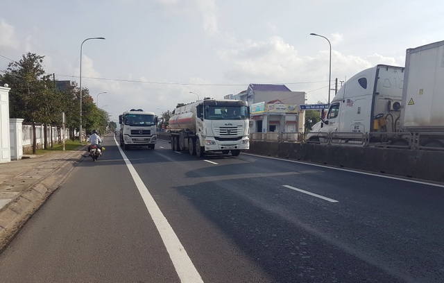 Quốc lộ chi chít ổ gà: Vá xong đường trước Tết - 3 Quốc lộ chi chít ổ gà: Vá xong đường trước Tết - 3