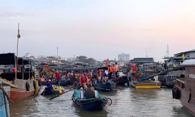 Ông Trương Quang Hoài Nam, mua bánh bao ủng hộ cụ Lâm Ông Trương Quang Hoài Nam, mua bánh bao ủng hộ cụ Lâm