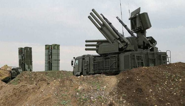 Nga bắn rụng 3 máy bay không người lái âm mưu tấn công căn cứ tại Syria - 1 Nga bắn rụng 3 máy bay không người lái âm mưu tấn công căn cứ tại Syria - 1