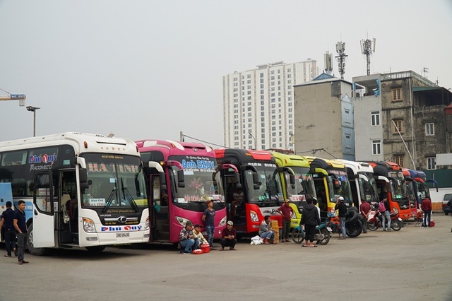 Hà Nội: Nhà xe kêu trời vì cận Tết vẫn vắng khách - 9 Hà Nội: Nhà xe kêu trời vì cận Tết vẫn vắng khách - 9