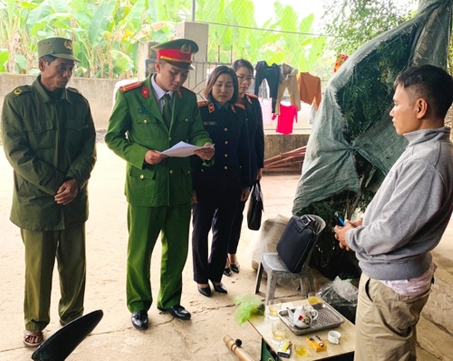 Khởi tố bị can làm giả hàng tấn mì chính thương hiệu nổi tiếng - 2 Khởi tố bị can làm giả hàng tấn mì chính thương hiệu nổi tiếng - 2