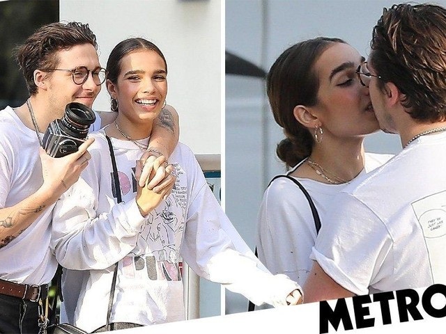 Brooklyn Beckham hôn bạn gái mới trên phố - 7 Brooklyn Beckham hôn bạn gái mới trên phố - 7