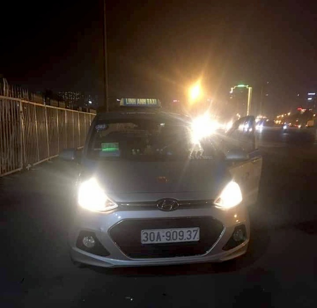 Hà Nội: Tài xế taxi nghi bị cứa cổ trước cửa sân Mỹ Đình - 2
