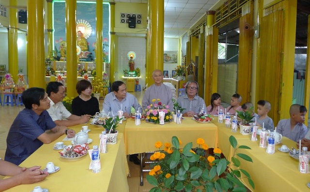 Chủ tịch MTTQ Việt Nam Trần Thanh Mẫn đến thăm các bé họ Nhân ở Cần Thơ - 7 Chủ tịch MTTQ Việt Nam Trần Thanh Mẫn đến thăm các bé họ Nhân ở Cần Thơ - 7
