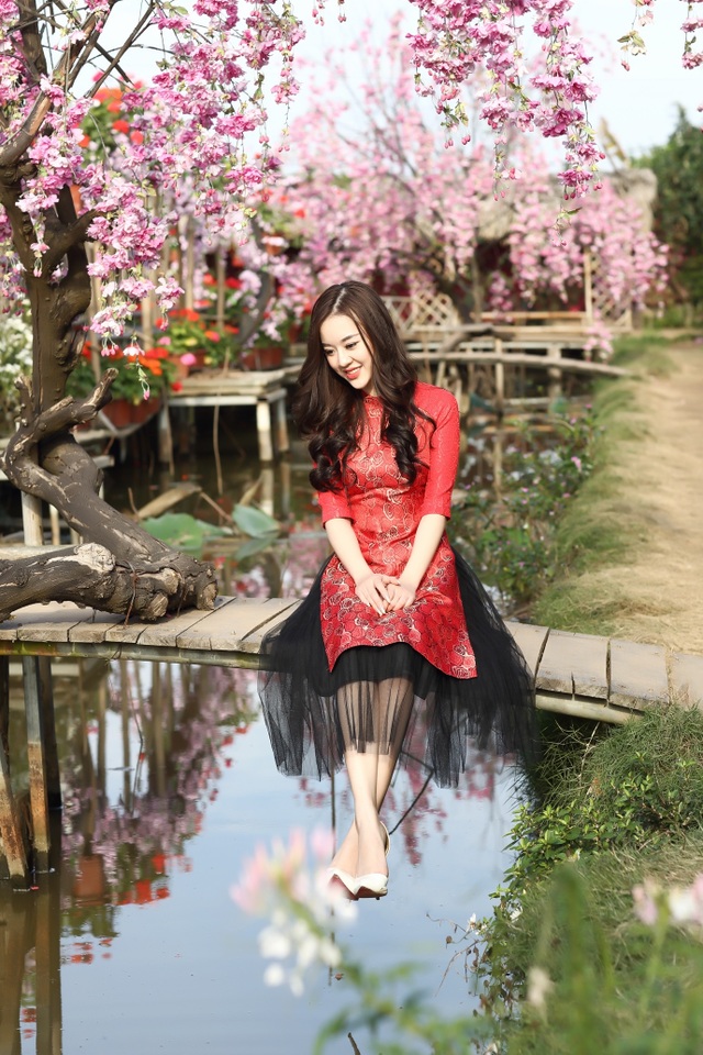 Người đẹp Hoa hậu Hoàn vũ Việt Nam 7 lần thi nhan sắc vẫn... chưa muốn ngừng - 2 Người đẹp Hoa hậu Hoàn vũ Việt Nam 7 lần thi nhan sắc vẫn... chưa muốn ngừng - 2