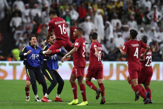 Đại thắng 4-0 trước chủ nhà UAE, Qatar lọt vào chung kết gặp Nhật Bản - 8 Đại thắng 4-0 trước chủ nhà UAE, Qatar lọt vào chung kết gặp Nhật Bản - 8