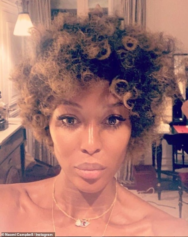 Naomi Campbell bị bắt gặp đi chơi cùng ca sỹ kém 23 tuổi - 4 Naomi Campbell bị bắt gặp đi chơi cùng ca sỹ kém 23 tuổi - 4