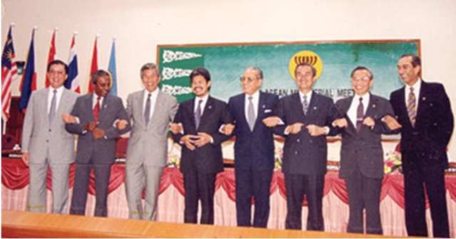 2- 939 - Chien thang Bach Dang.jpg 2- 939 - Chien thang Bach Dang.jpg