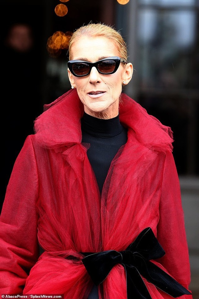 Celine Dion liên tục gây ấn tượng với thời trang khác lạ - 9 Celine Dion liên tục gây ấn tượng với thời trang khác lạ - 9