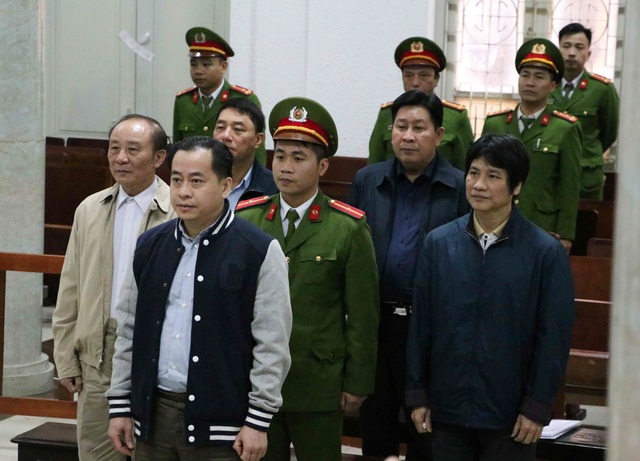 Hai cựu Thứ trưởng Bộ Công an lần lượt lĩnh 36 và 30 tháng tù - 1 Hai cựu Thứ trưởng Bộ Công an lần lượt lĩnh 36 và 30 tháng tù - 1