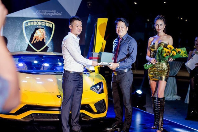 Đại gia Hoàng Kim Khánh lại chơi trội trưng dàn siêu xe “chẳng giống ai” - 3 Đại gia Hoàng Kim Khánh lại chơi trội trưng dàn siêu xe “chẳng giống ai” - 3