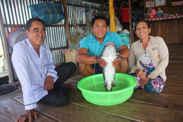 Tết của làng chài miền Tây trên dòng Sê San - 3 Tết của làng chài miền Tây trên dòng Sê San - 3