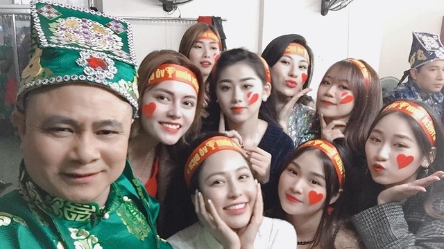 “Hot girl World Cup” Trâm Anh tiết lộ về lần đầu được diễn cùng các Táo quân - 1 “Hot girl World Cup” Trâm Anh tiết lộ về lần đầu được diễn cùng các Táo quân - 1