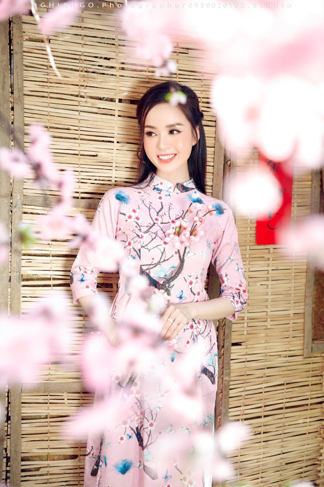 Hoa khôi Sinh viên Cần Thơ chúc năm mới Kỷ Hợi 2019 đến độc giả Dân trí - 10 Hoa khôi Sinh viên Cần Thơ chúc năm mới Kỷ Hợi 2019 đến độc giả Dân trí - 10