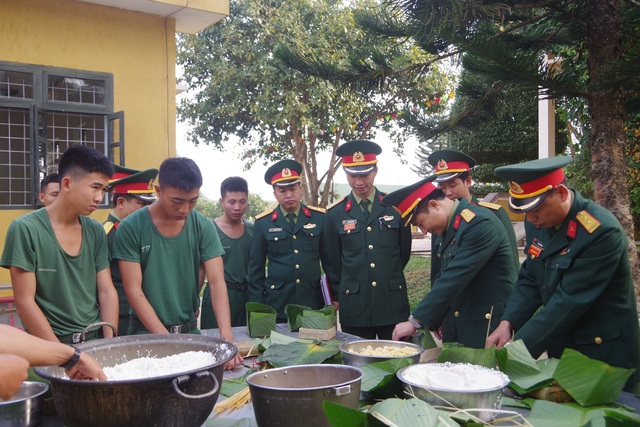 Đón Tết ở đơn vị trực chiến - 2 Đón Tết ở đơn vị trực chiến - 2