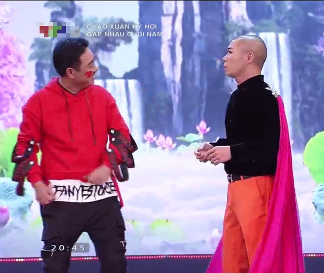 Dân mạng đua nhau tìm mua áo Ngọc Hoàng đi bão giá tiền triệu về diện Tết Dân mạng đua nhau tìm mua áo Ngọc Hoàng đi bão giá tiền triệu về diện Tết