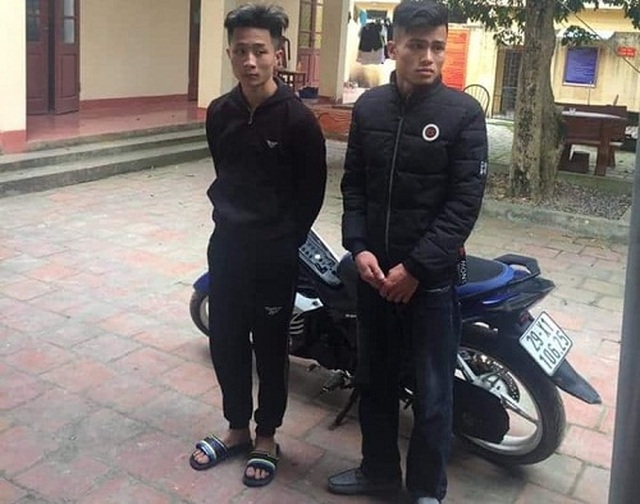 Khởi tố, bắt giam 2 đối tượng táo tợn nổ pháo trước cổng công an huyện - 1 Khởi tố, bắt giam 2 đối tượng táo tợn nổ pháo trước cổng công an huyện - 1