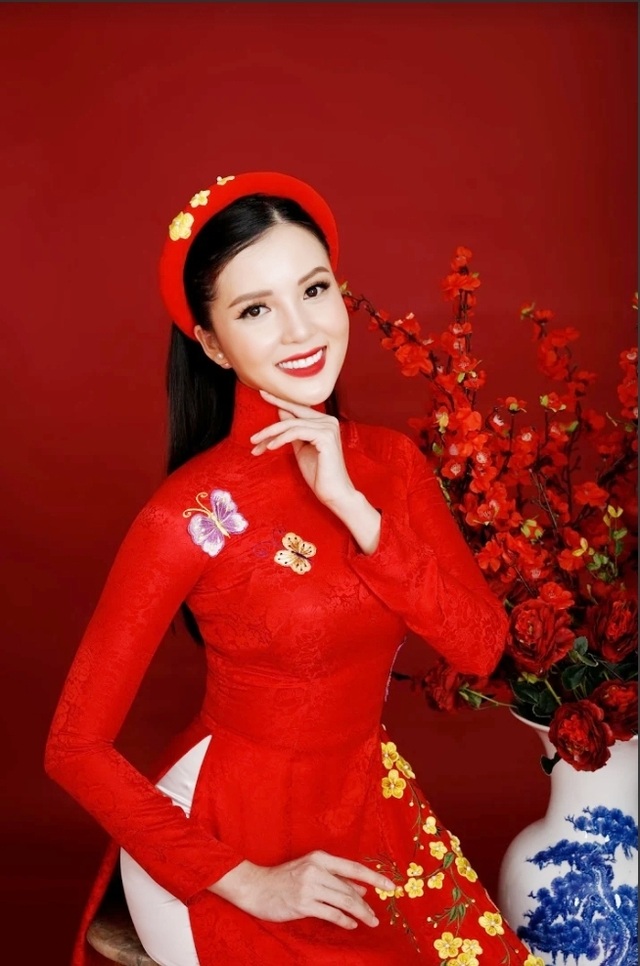 Hoa khôi Huỳnh Thúy Vi. Hoa khôi Huỳnh Thúy Vi.