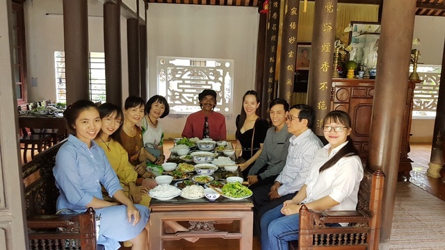 Người dân Huế, Đắc Lắc đến chùa cầu an mùng 1 Tết - 6 Người dân Huế, Đắc Lắc đến chùa cầu an mùng 1 Tết - 6