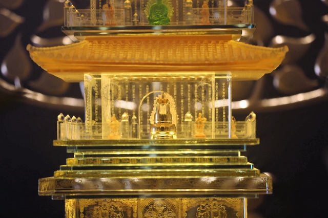 Xá lợi Phật (2).jpg Xá lợi Phật (2).jpg