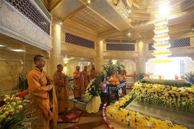 Xá lợi Phật 2.jpg Xá lợi Phật 2.jpg